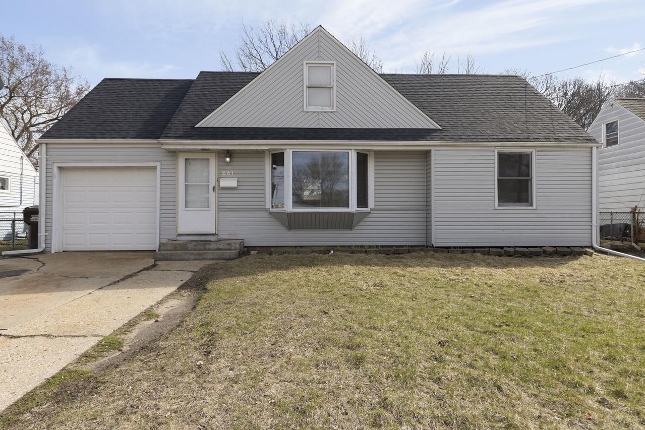 641 Frances Ave., Loves Park, IL 61111
