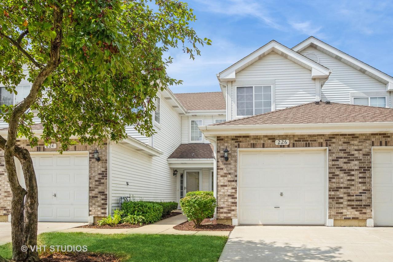 226 Sierra Pass Dr., Schaumburg, IL 60194