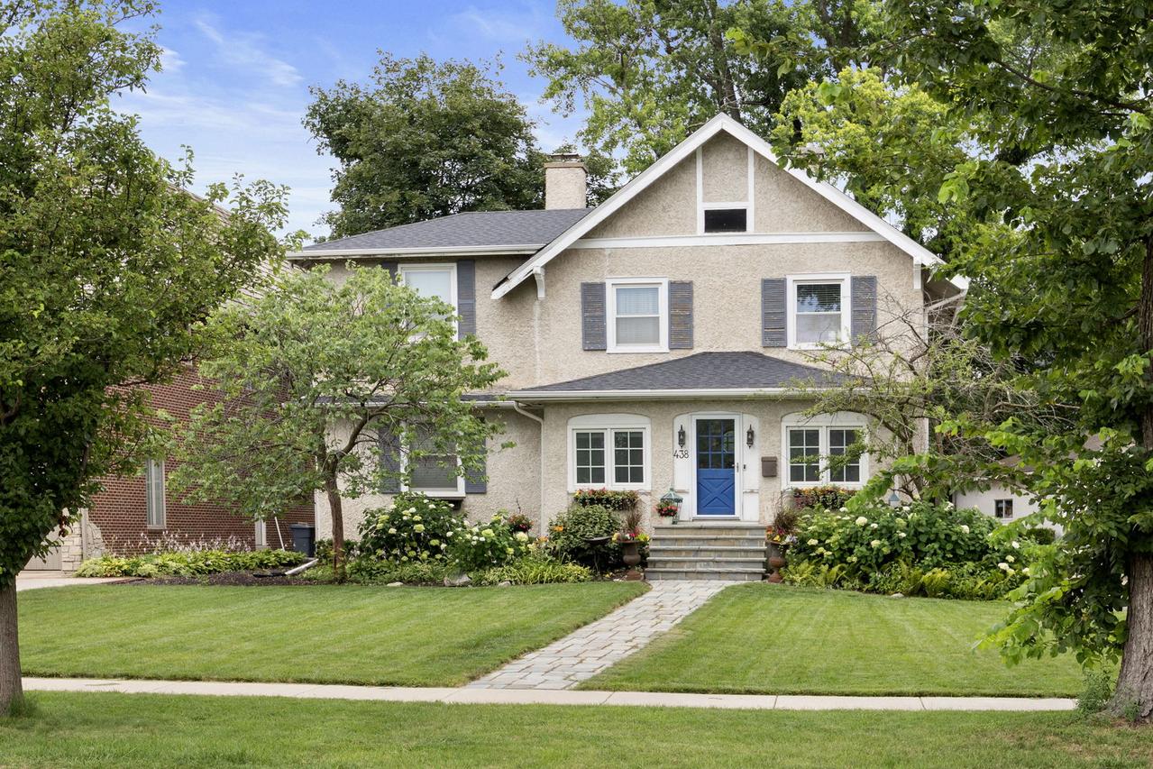 438 S Hill Ave., Elmhurst, IL 60126