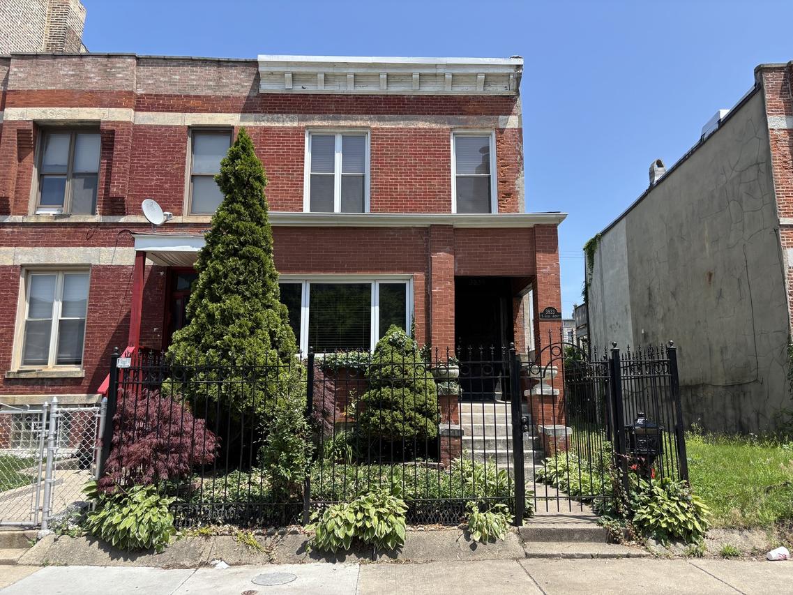 3833 S Giles Ave., Chicago, IL 60653