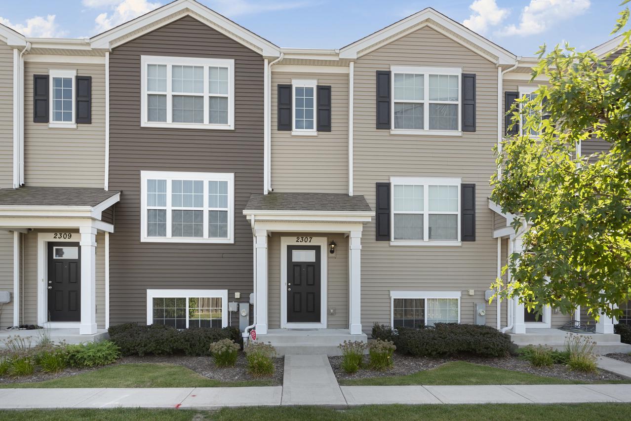 2307 Upland Rd., Pingree Grove, IL 60140