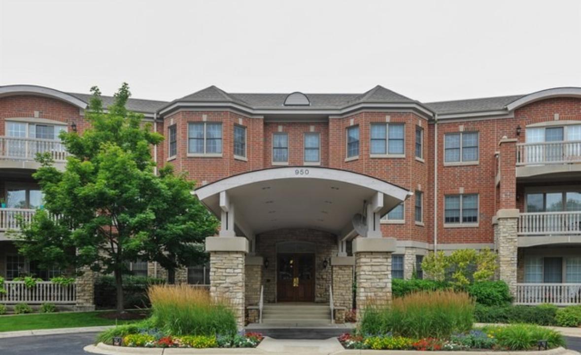 950 Augusta Way #101, Highland Park, IL 60035