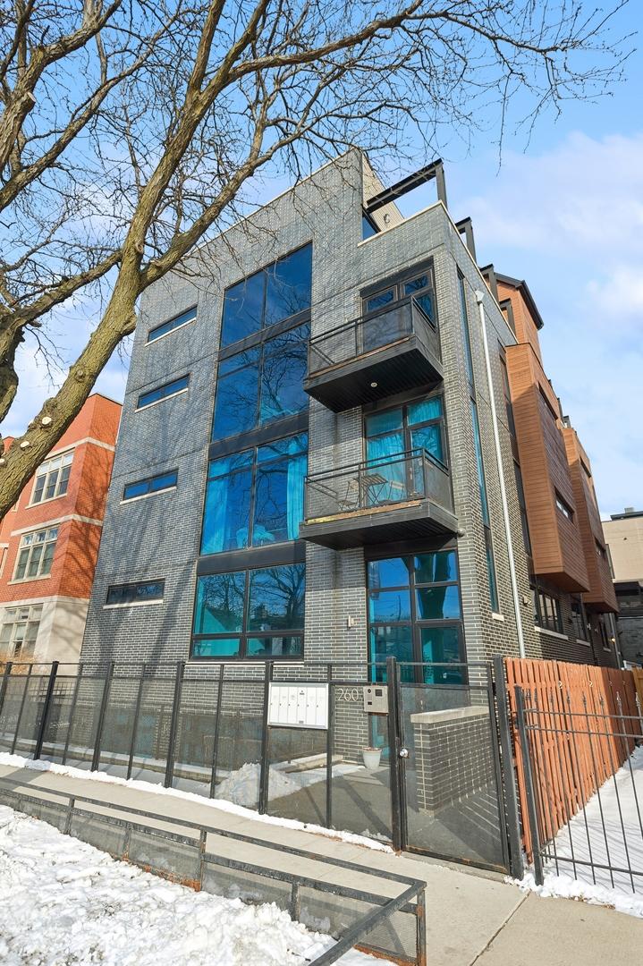 2607 N Ashland Ave. #3W, Chicago, IL 60614