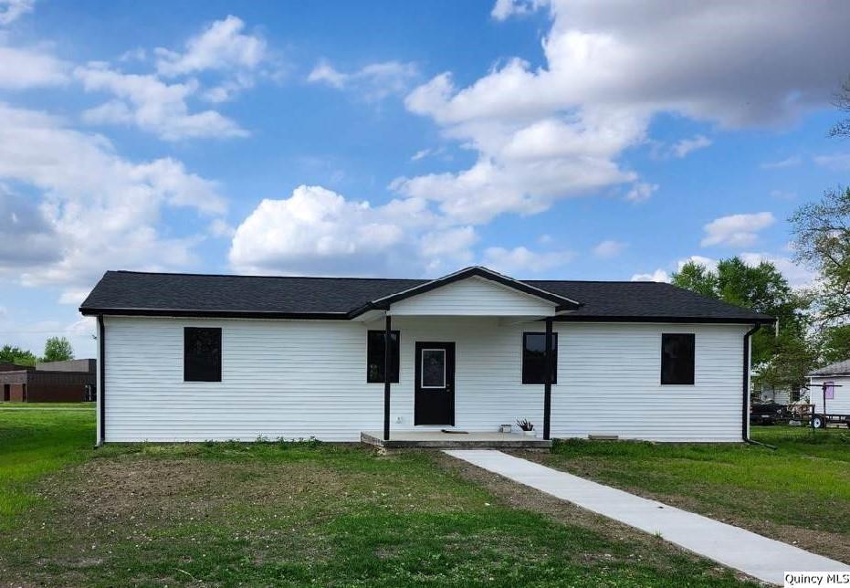 104 W Prairie St., Camp Point, IL 62320