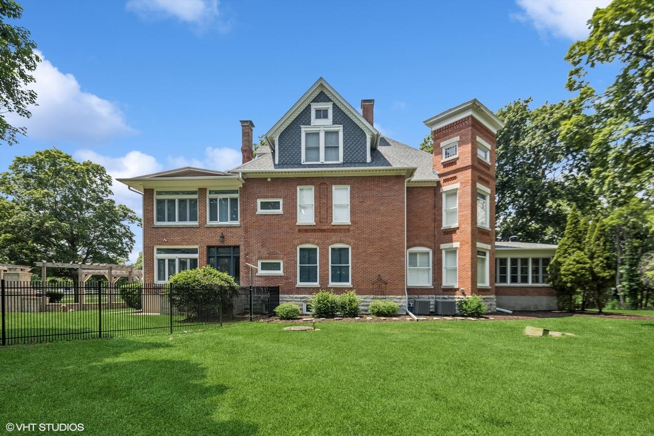 31w141 Army Trail Rd., Wayne, IL 60184