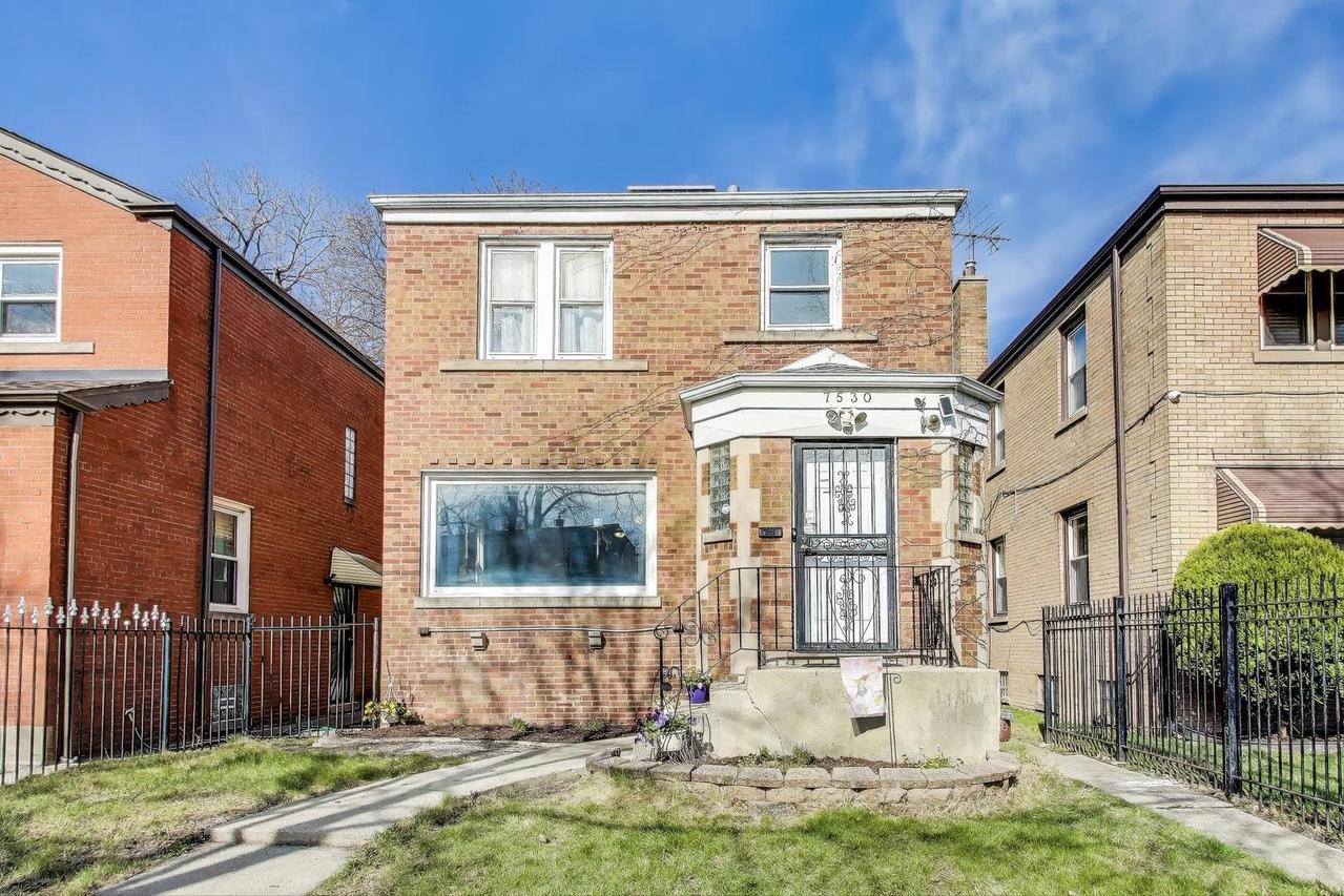 7530 S Yates Blvd., Chicago, IL 60649