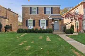 6734 N Hamlin Ave., Lincolnwood, IL 60712