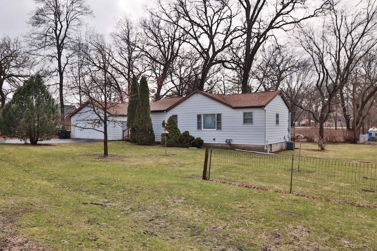 35104 N Rosewood Ave., Ingleside, IL 60041