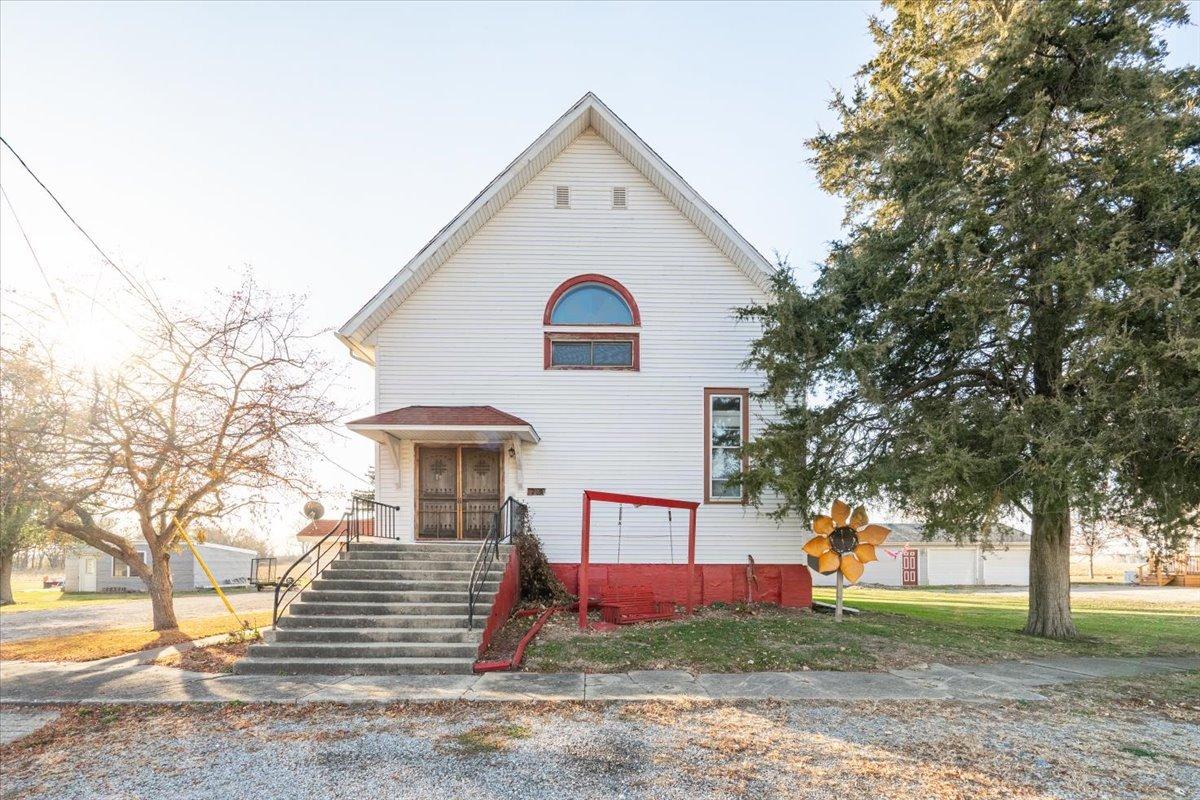 269 Chicago St., Dewitt, IL 61735