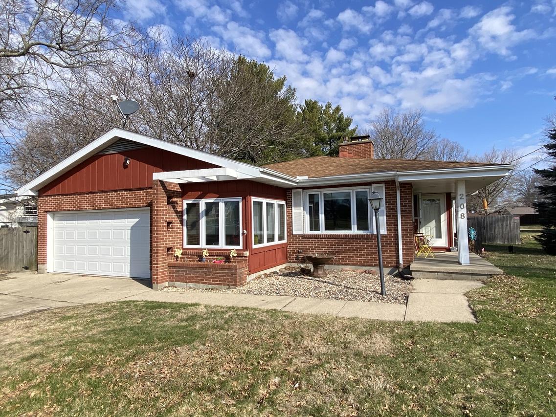 208 E Miller Rd., Sterling, IL 61081
