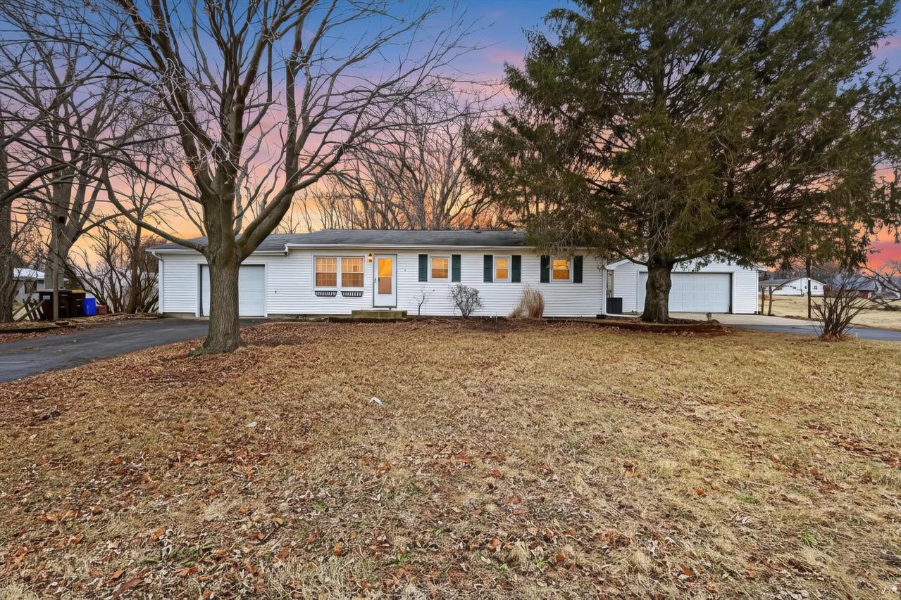 219 River Rd., Rochelle, IL 61068