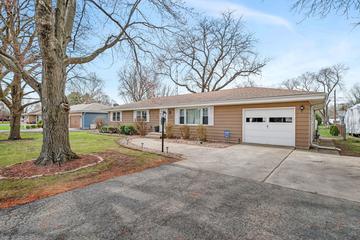 3695 School Dr., Morris, IL 60450