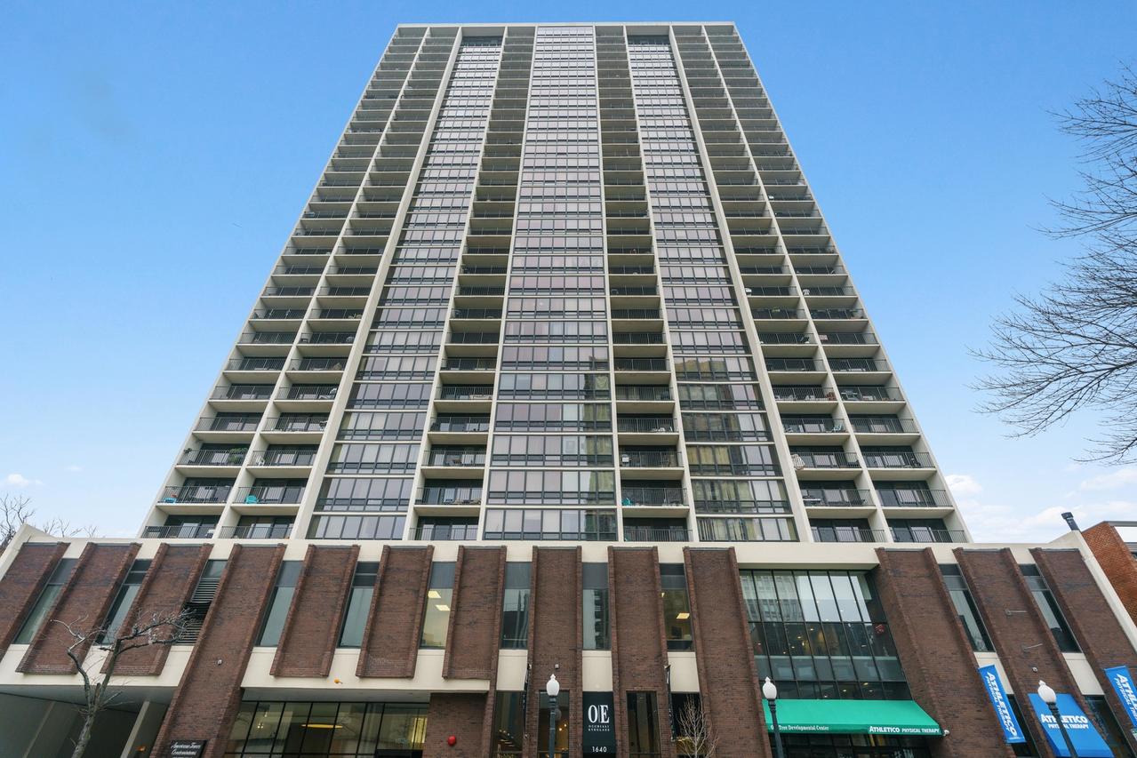 1636 N Wells St. #911, Chicago, IL 60614