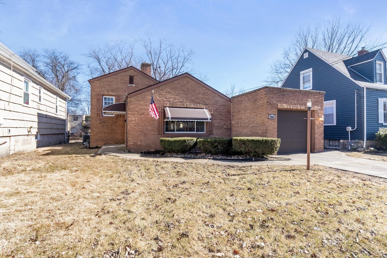 18015 Homewood Ave., Homewood, IL 60430
