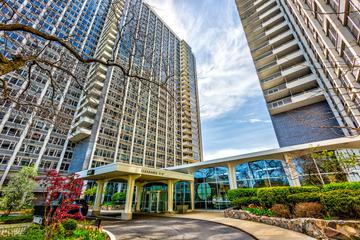4250 N Marine Dr. #2705, Chicago, IL 60613