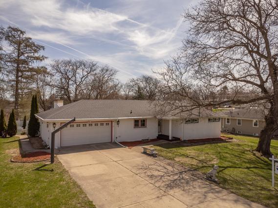 1213 S Homestead Ave., Freeport, IL 61032