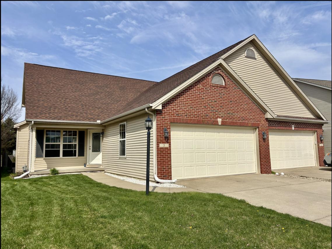 5 Parsley Dr., Savoy, IL 61874