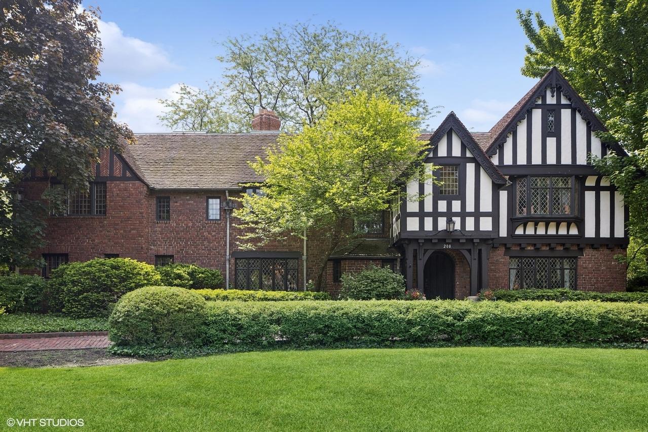 208 E 6th St., Hinsdale, IL 60521