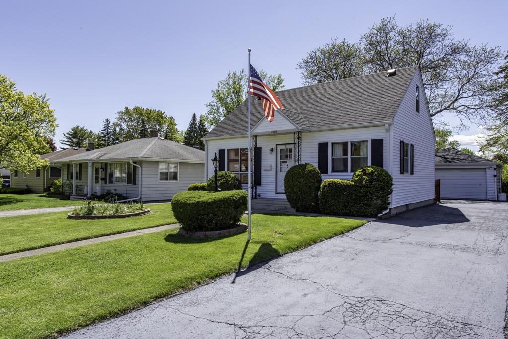 1908 N Jackson St., Waukegan, IL 60087