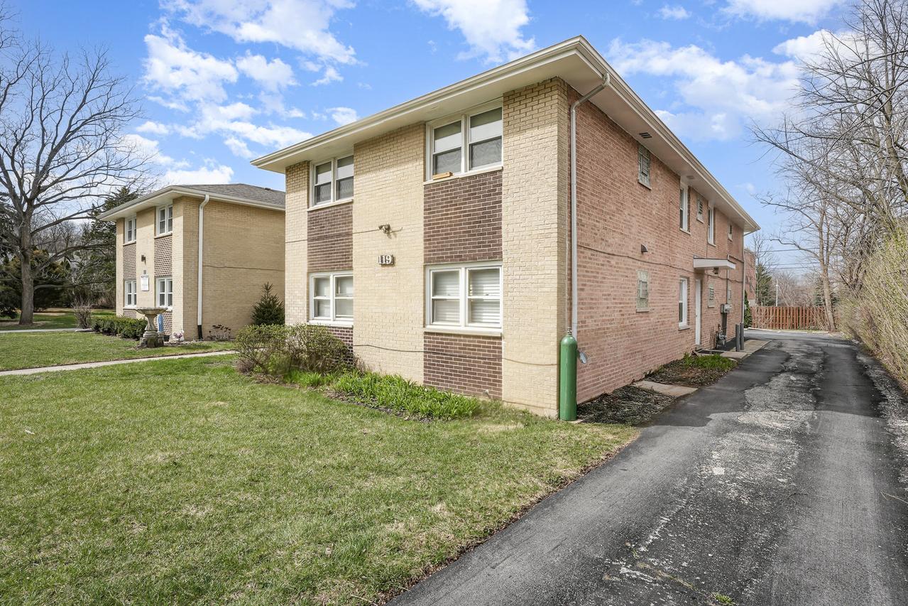 119 N Cliff St., Willow Springs, IL 60480