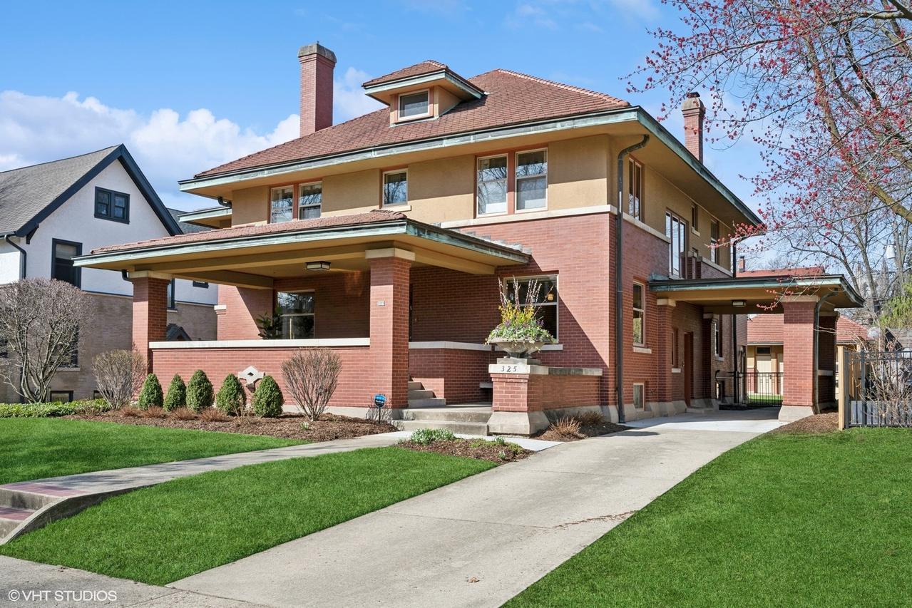 325 Linden Ave., Oak Park, IL 60302