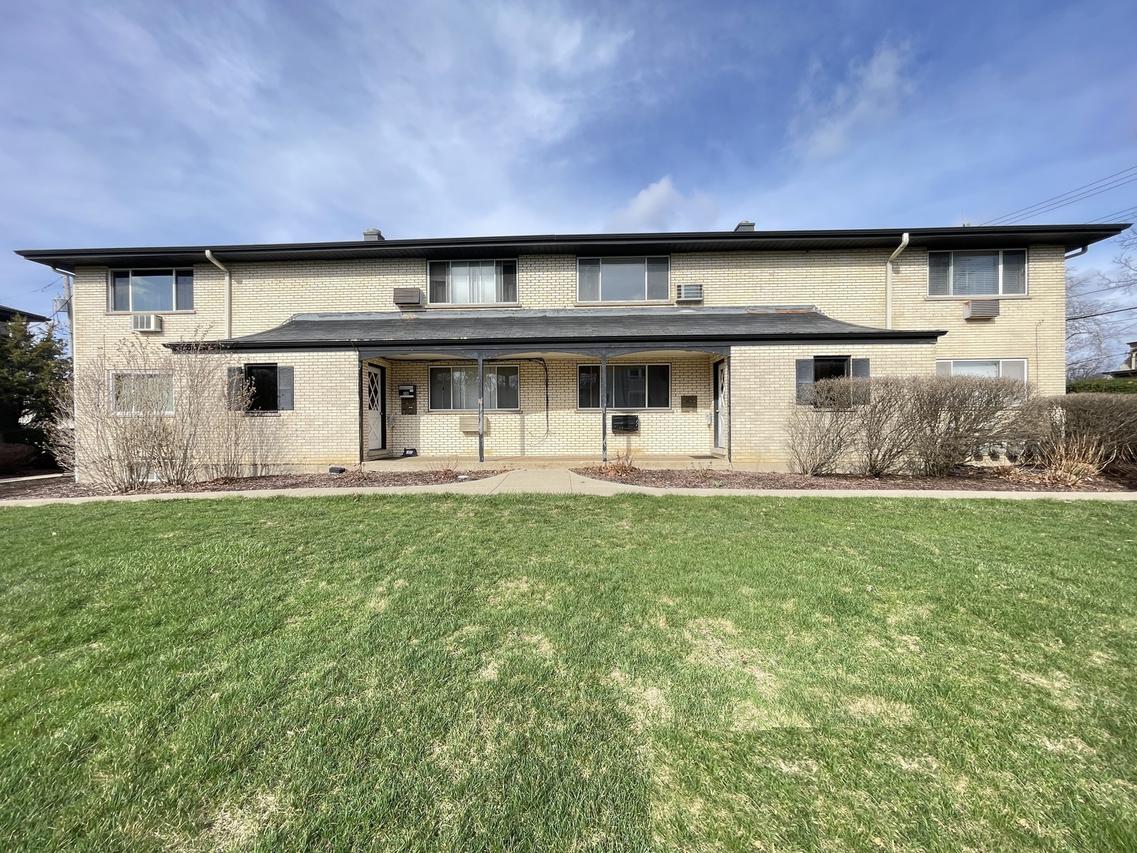235 E Palatine Rd. #2B, Palatine, IL 60067