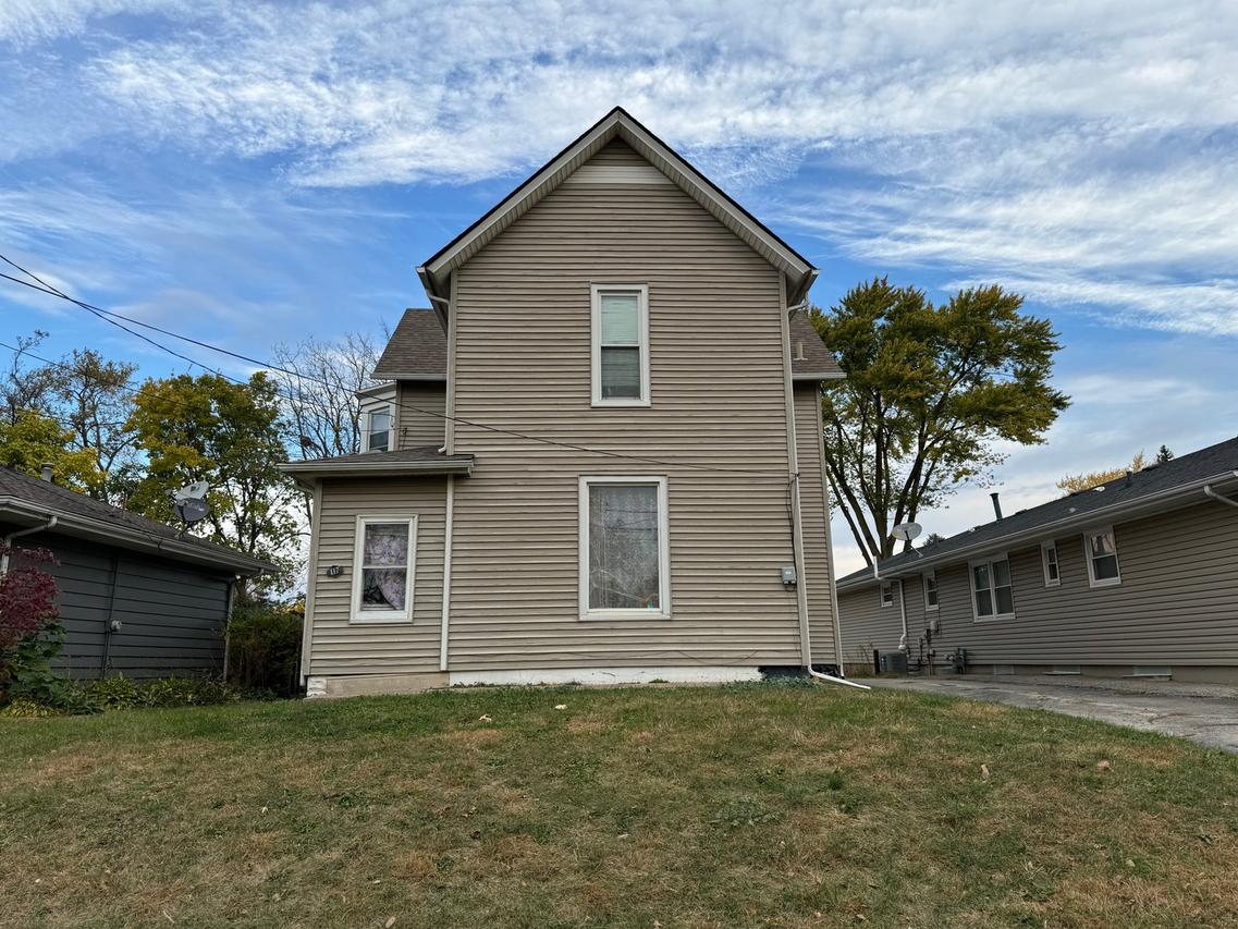 117 E State St., North Aurora, IL 60542
