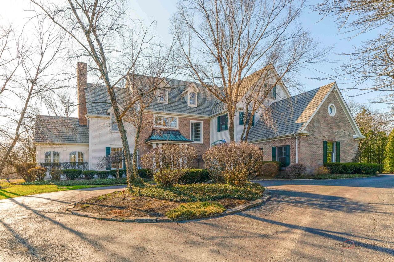 1227 Kajer Ln., Lake Forest, IL 60045