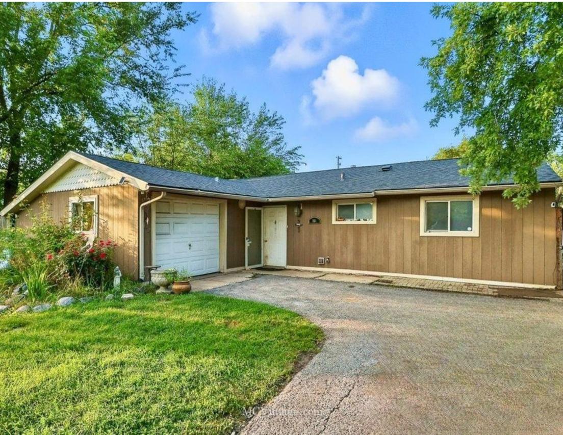 184 Fairwood Dr., Bolingbrook, IL 60440