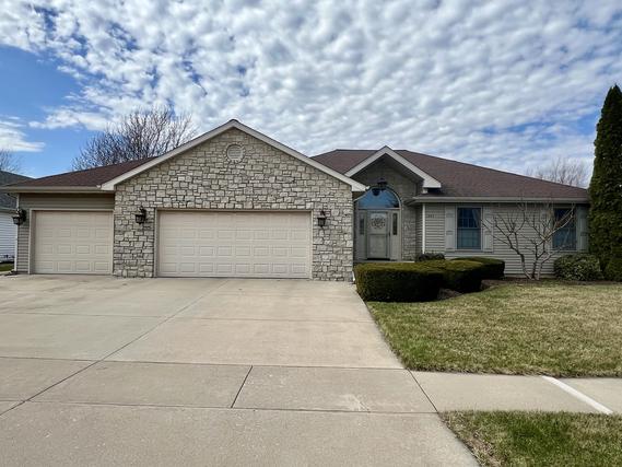 1204 Clifton Ter., Rochelle, IL 61068