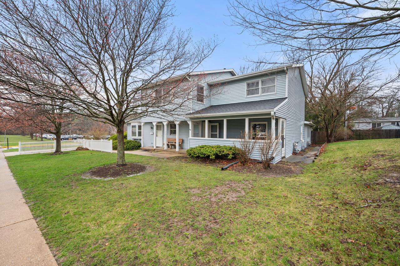 331/333 W Alden Pl., DeKalb, IL 60115