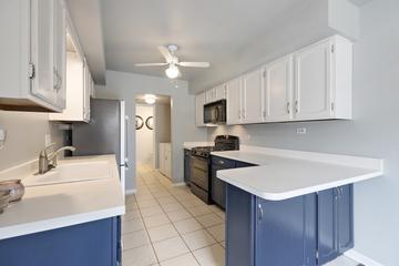 1718 Ennis Ln. #83D, Wheaton, IL 60189