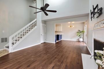 1718 Ennis Ln. #83D, Wheaton, IL 60189