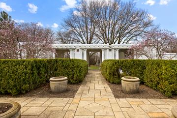 1718 Ennis Ln. #83D, Wheaton, IL 60189