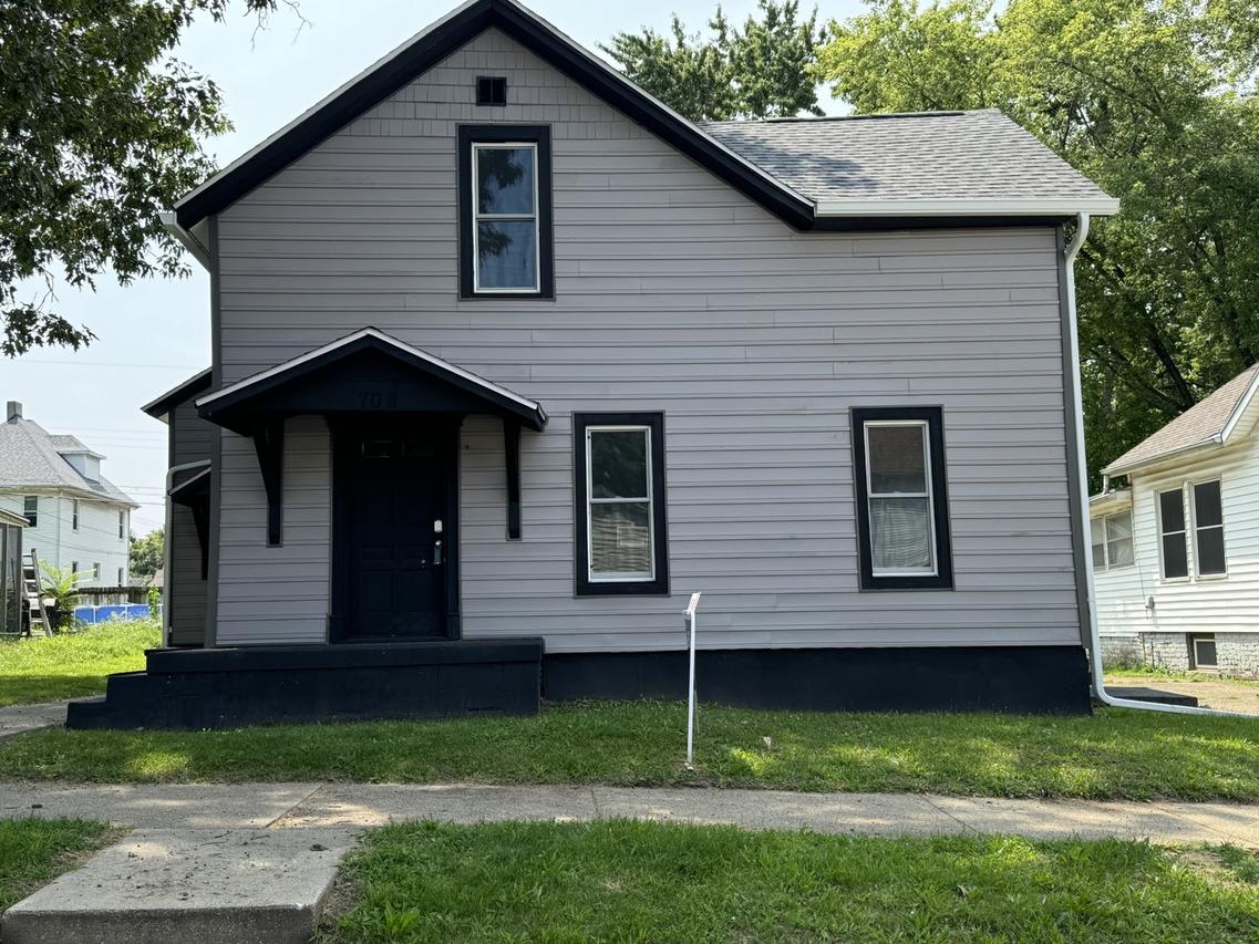 708 W Jefferson St., Bloomington, IL 61701