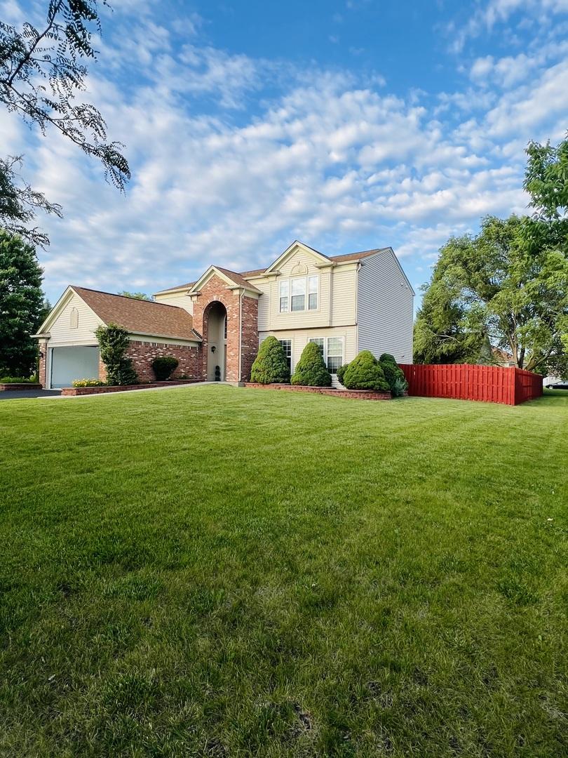 8 Honeysuckle Ct., Bolingbrook, IL 60490