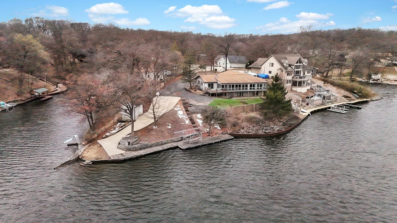 20 Chairtree Ct., Putnam, IL 61560