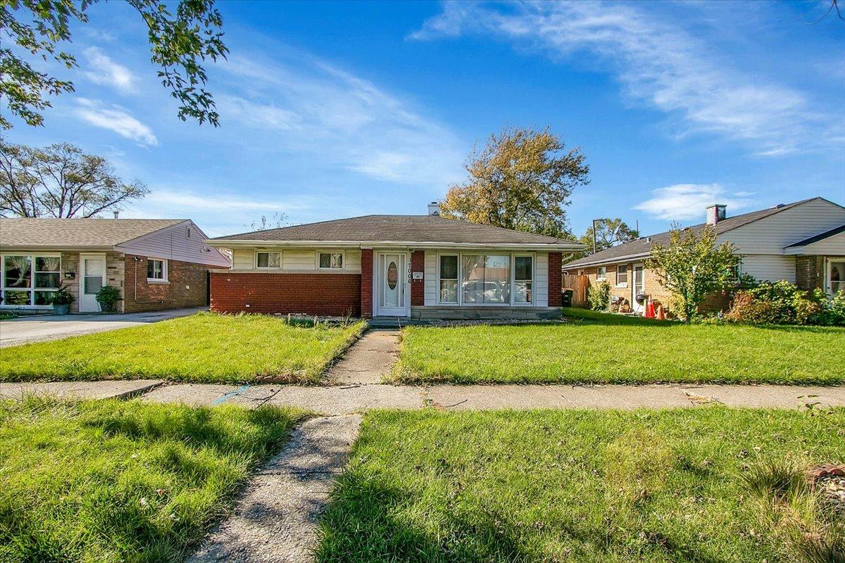 17006 Park Ave., Lansing, IL 60438