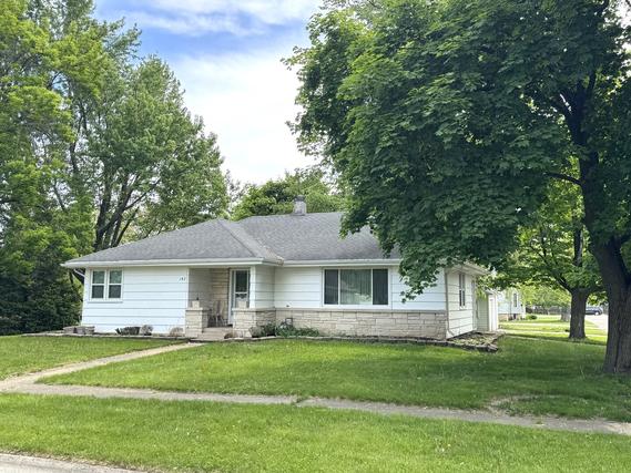 142 N Oak St., Herscher, IL 60941