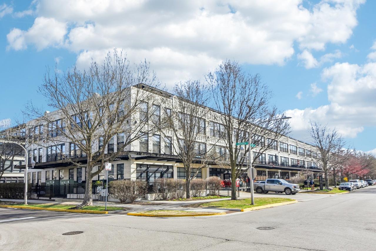 1070 W 15th St. #305, Chicago, IL 60608