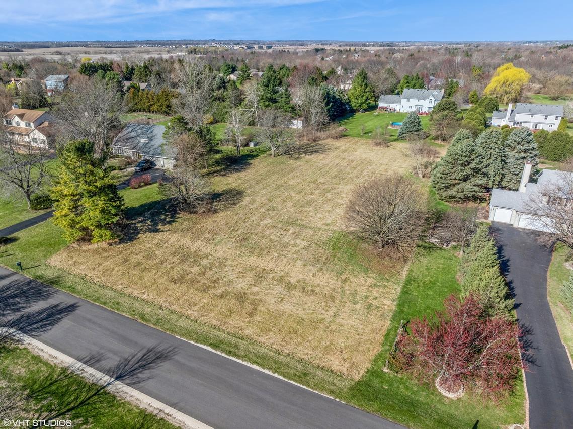 2409 Mustang Tr., Woodstock, IL 60098