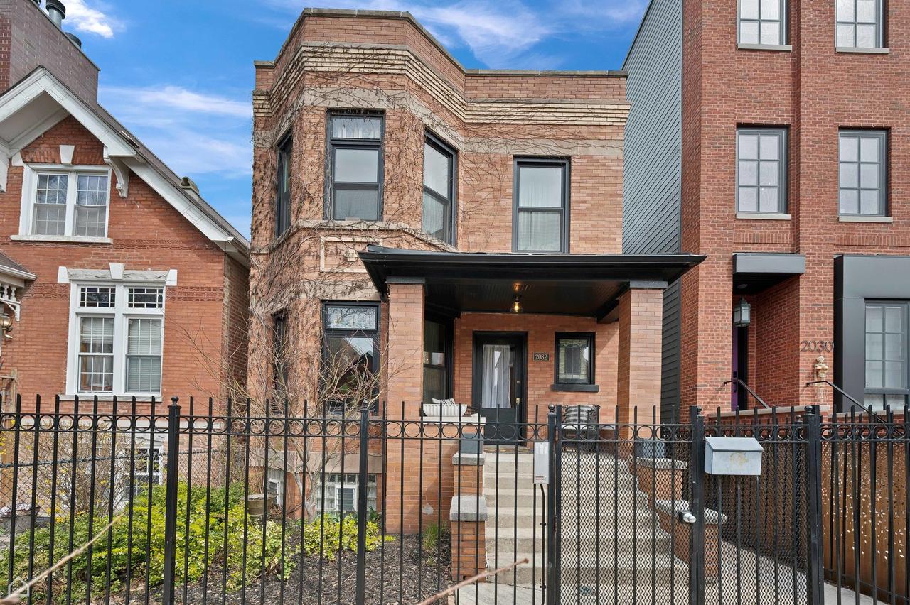 2032 W Iowa St., Chicago, IL 60622
