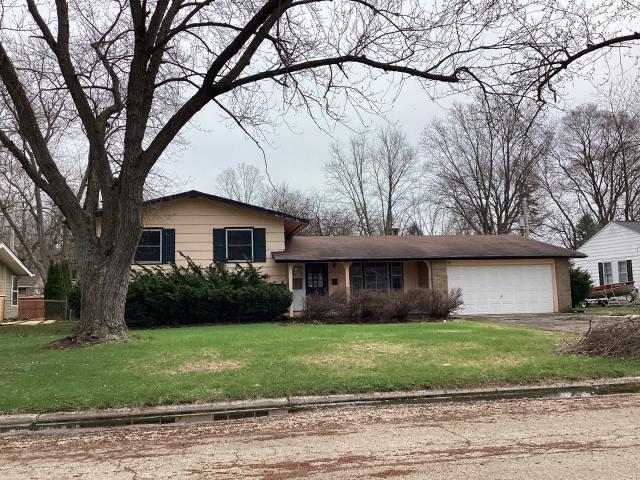 416 10th Ct., St. Charles, IL 60174
