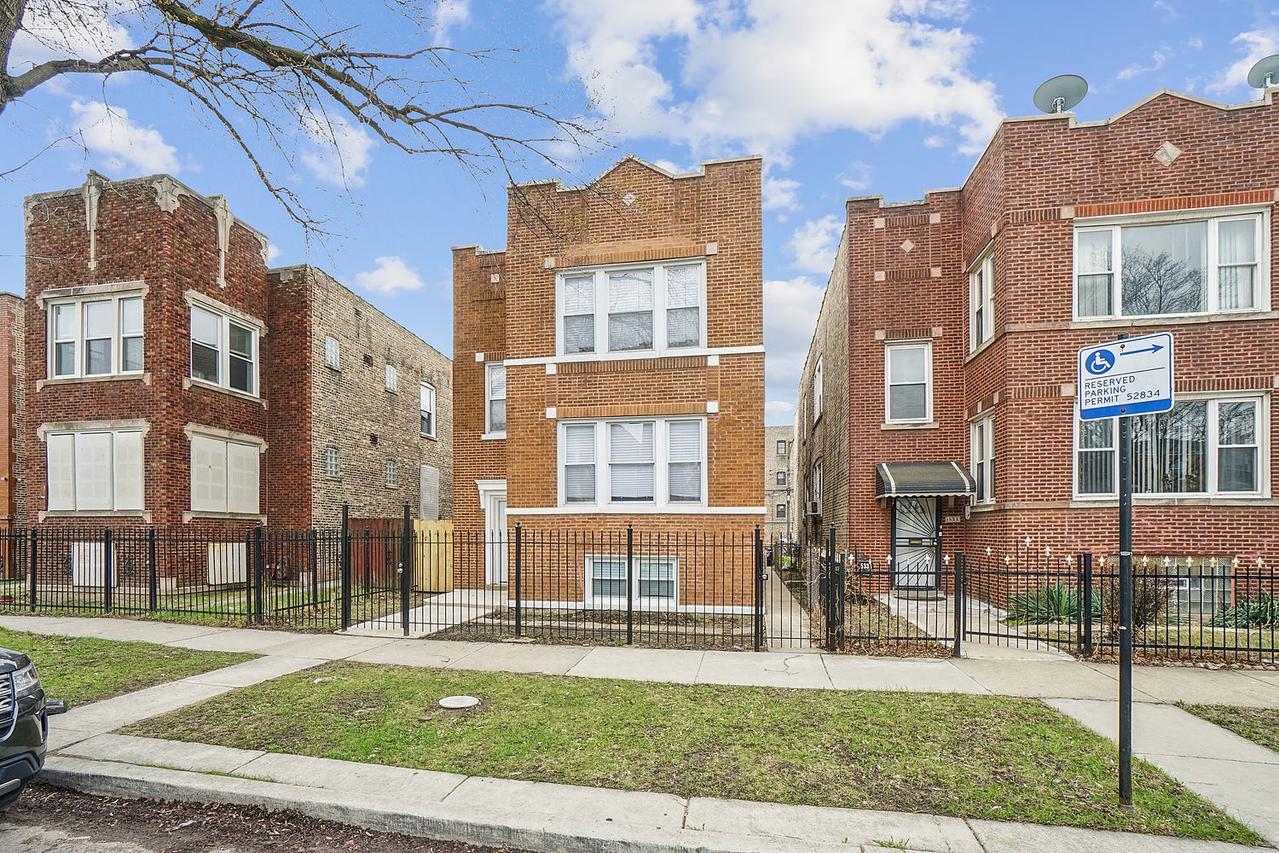 5331 W Congress Pkwy., Chicago, IL 60644