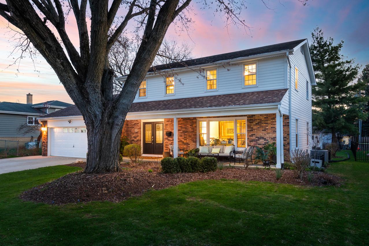 69 S Parkway Dr., Naperville, IL 60540