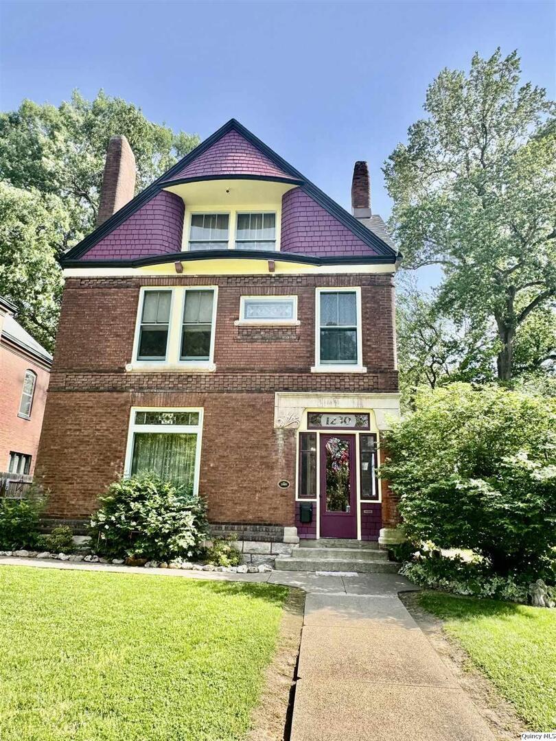 1230 Park Pl., Quincy, IL 62301