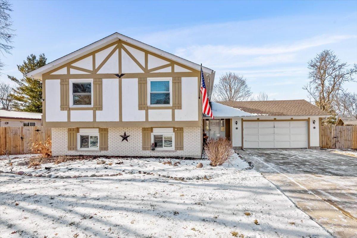 103 Augusta Dr., McHenry, IL 60050