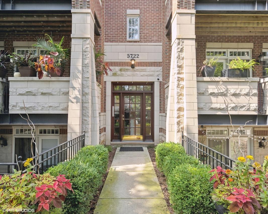 5722 N Winthrop Ave. #4N, Chicago, IL 60660