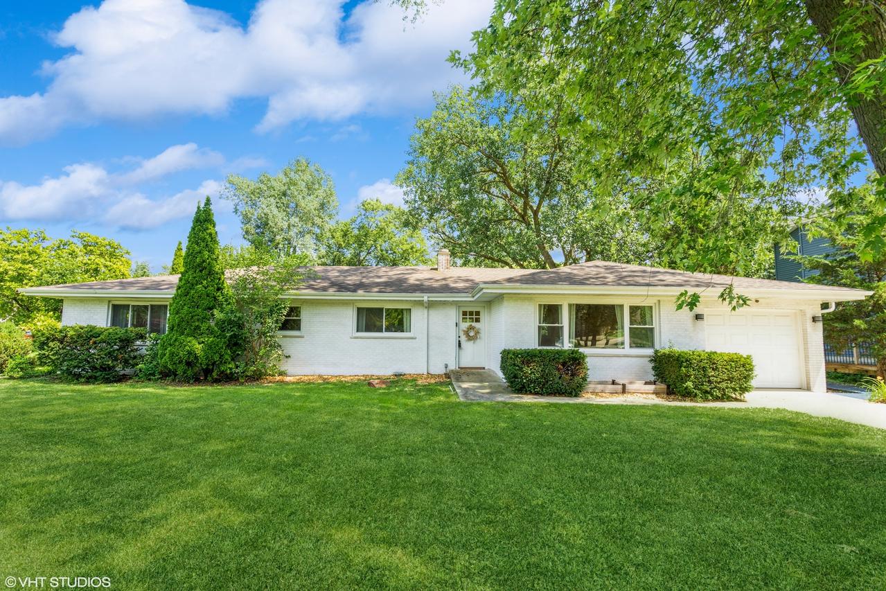 2N345 Pearl Ave., Glen Ellyn, IL 60137