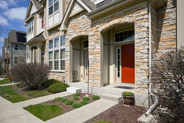 265 Garrett Cir., Carol Stream, IL 60188